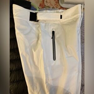BODY GLOVE WOMEN SKI PANTS NEW. NEVER WORN